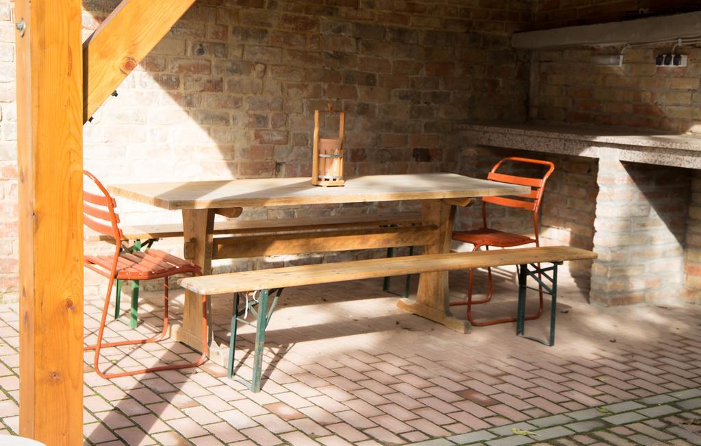 Tompos Vendeghaz Es Pince Hotel Villany Exterior photo
